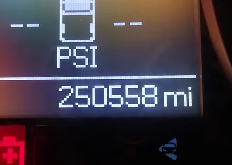 2010 Dodge Ram 1500 Slt/Sport/Trx из США, поврежденный, VIN 1D7RV1CT3AS221608